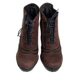 مملوكة مسبقًا حذاء بوت تودز سويدي بني / أسود بكعب مربع سميك مقاس 38.5