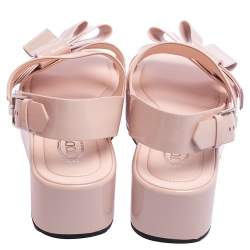 مملوكة مسبقًا Tod's Beige Patent Leather Bow Wedge Platform Slingback Sandals Size 40