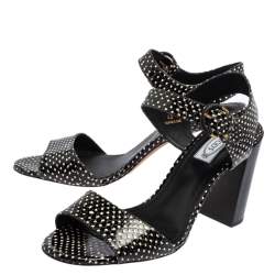 Pre Owned صندل تودز جلد نقشة الثعبان أبيض/أسود سير كاحل مقاس 40