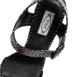 Pre Owned صندل تودز جلد نقشة الثعبان أبيض/أسود سير كاحل مقاس 40