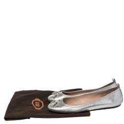 مملوكة مسبقًا حذاء باليرينا فلات تودز جلد فضي ميتاليك مرصع مقاس 38