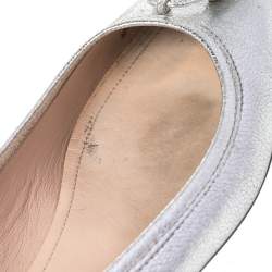 مملوكة مسبقًا حذاء باليرينا فلات تودز جلد فضي ميتاليك مرصع مقاس 38