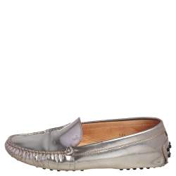Pre Owned Tod's Silver Patent Leather Slip On Loafers Size 36.5