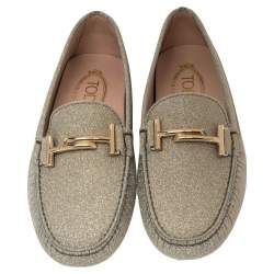 مملوكة مسبقًا حذاء لوفرز تودز غليتر ذهبي مزين حرف تي مزدوج سليب أون مقاس 39.5