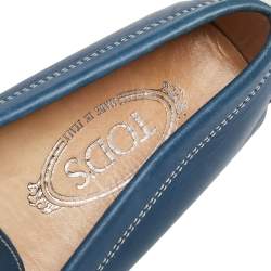 مملوكة مسبقًا حذاء لوفرز تودز جومينو درايفنغ جلد أزرق مقاس 36