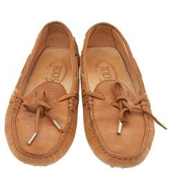 مملوكة مسبقًا Tod's Tan Nubuck Leather Bow Slip On Loafers Size 37.5