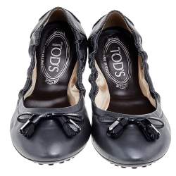 Tod's Grey/Black Patent And Leather Buckle Detail Scrunch Ballet Flats Size 36.5