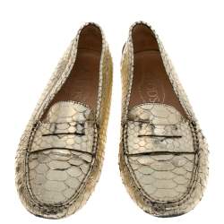 Pre Owned حذاء لوفرز تودز بيني جلد ثعبان ذهبي مقاس 38