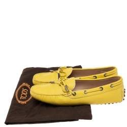 Pre Owned حذاء لوفرز تودز دريفر جلد أصفر مزين فيونكة مقاس 37