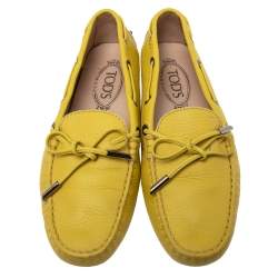 Pre Owned حذاء لوفرز تودز دريفر جلد أصفر مزين فيونكة مقاس 37