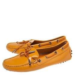 Pre Owned حذاء لوفرز تودز جلد بني فاتح لامع بفيونكة مقاس 35.5