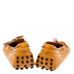 Pre Owned حذاء لوفرز تودز جلد بني فاتح لامع بفيونكة مقاس 35.5