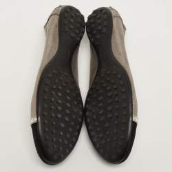 Pre Owned حذاء باليرينا فلات تودز سويدي وجلد نوبوك أسود/فضي بغطاء مقدمة مقاس 38.5