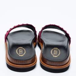 Pre Owned صندل سلايد فلات تودز قطيفة عنابي مرصع مقاس 37