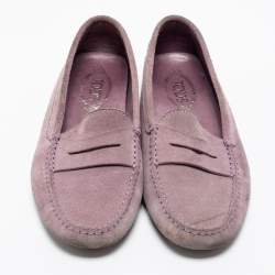 مملوكة مسبقًا حذاء لوفرز تودز دريفينغ سويدي لافندر سير بيني مقاس 40