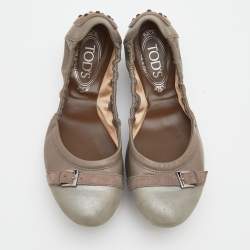 Pre Owned Tod's Taupe /Grey Leather and Suede Scrunch Ballet Flats Size 38.5