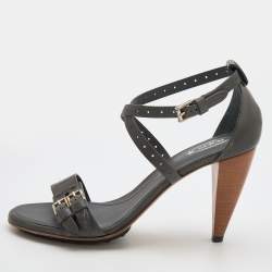 مملوكة مسبقًا Tod's Grey Leather Buckle Detail Ankle Strap Sandals Size 39