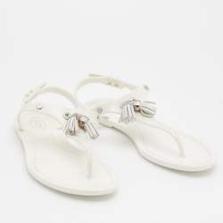 Pre Owned صندل إصبع تودز جيلي أبيض بشراشيب مقاس 37