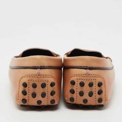 مملوكة مسبقًا Tod's Beige Leather Penny Loafers Size 35