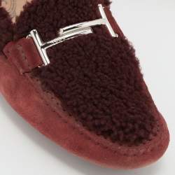 Pre Owned Tod's Burgundy Shealing Fur and Suede Double T Slip On Loafers Size 39