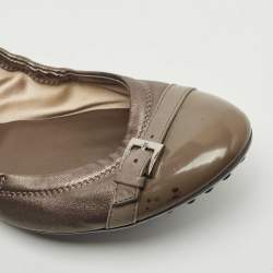 Pre Owned Tod's Two Tone Leather and Patent Cap Toe Scrunch Ballet Flats Size 38