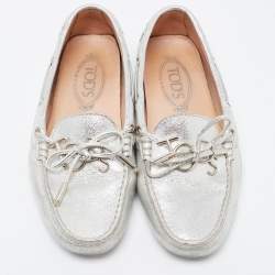 Pre Owned Tod's Silver Leather Bow Loafers Size 37