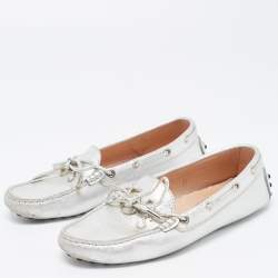Pre Owned Tod's Silver Leather Bow Loafers Size 37