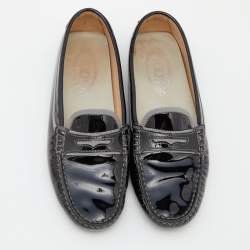مملوكة مسبقًا Tod's Black Patent Leather Driving Slip On Loafers Size 39.5 