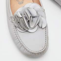 Pre Owned Tod's Grey Leather Flower Gommini Slip On Loafers Size 39