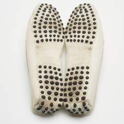 Pre Owned Tod's Cream Leather Gommino Slip On Loafers Size 39