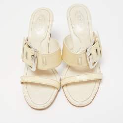 مملوكة مسبقًا Tod's Cream Patent Leather Peggy Buckle Slide Sandals Size 37