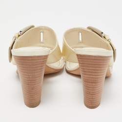مملوكة مسبقًا Tod's Cream Patent Leather Peggy Buckle Slide Sandals Size 37