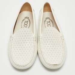 Pre Owned Tod's Off White Laser Cut Patent Leather Slip On Loafers Size 37