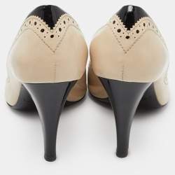 Tod's Cream/Black Brogue Patent and Leather Tassel Peep Toe Pumps Size 39.5