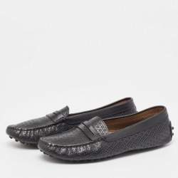 مملوكة مسبقًا حذاء لوفرز تودز جلد أسود بتصميم ليزر مقاس 37