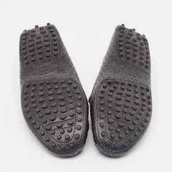 مملوكة مسبقًا حذاء لوفرز تودز جلد أسود بتصميم ليزر مقاس 37