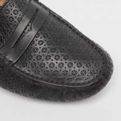 مملوكة مسبقًا حذاء لوفرز تودز جلد أسود بتصميم ليزر مقاس 37