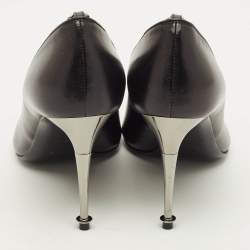 مملوكة مسبقًا Tom Ford Ankle Chain Size 37.5 Black Leather Pumps