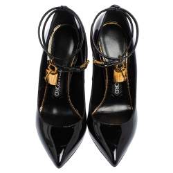 Pre Owned حذاء كعب عالي توم فورد مقدمة مدببة رباط كاحل مزين قفل جلد أسود مقاس 37