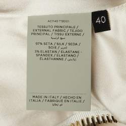 مملوكة مسبقًا فستان توم فورد كريب حرير كريمي ظهر مفتوح بتفاصيل سحاب صغير