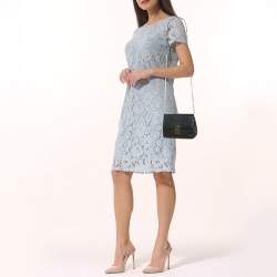 مملوكة مسبقًا حقيبة كتف توم فورد "ليونيكا" قفل صغيرة جلد ثعبان أسود