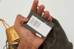 مملوكة مسبقًا حقيبة كروس توم فورد ناتاليا بايثون ذهبي ميتاليك سلسلة