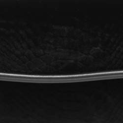 مملوكة مسبقًا حقيبة كلتش توم فورد "آفا" جلد الثعبان الأسود المخملي