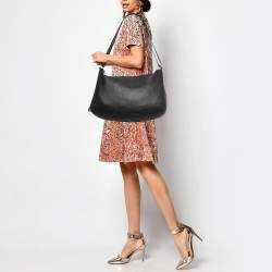 Pre Owned Tom Ford Black Leather Zip Around Shoulder Bag