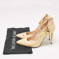 Tom Ford Beige Patent Leather Padlock Pumps Size 39.5