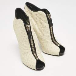 Tom Ford Cream/Black Ostrich Leather Booties Size 39