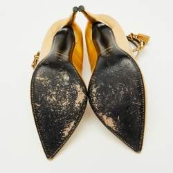 Pre Owned Tom Ford Metallic Gold Leather Padlock Pointed Toe Pumps Size 39