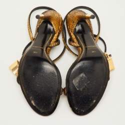 Pre Owned صندل توم فورد جلد ثعبان ذهبي بحزام للكاحل قفل مزين مقاس 36.5