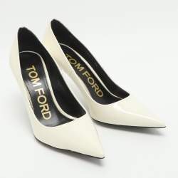 مملوكة مسبقًا حذاء كعب عالي توم فورد جلد أبيض لامع مقدمة مدببة مقاس 36