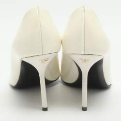 مملوكة مسبقًا حذاء كعب عالي توم فورد جلد أبيض لامع مقدمة مدببة مقاس 36